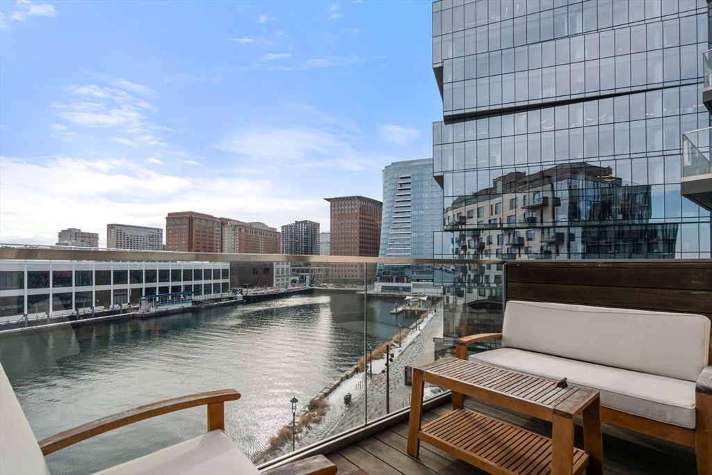 300 Pier 4 Blvd., Unit 5K Boston, MA 02210 - Photo 3 of 32