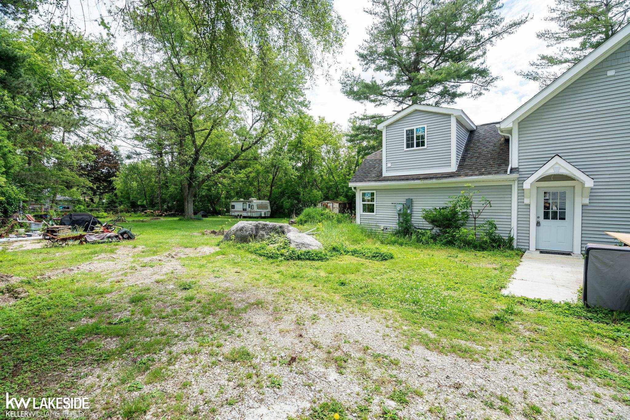 3761 Hazelton Avenue Rochester, MI 48307 - Photo 17 of 19 50146886-a3d97ec7-fd77-400b-8314-a87c635dfb31.JPG