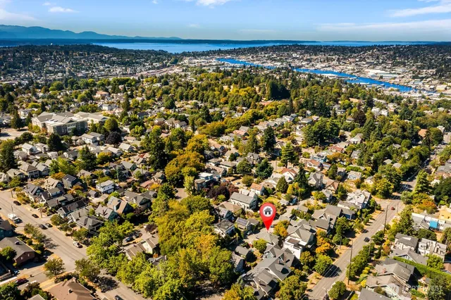 $949,000 | 2423 3rd Avenue West, Seattle, WA 98119