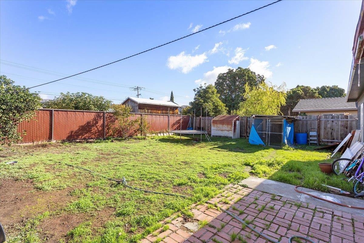 33834 9th Street Union City, CA 94587 - Photo 23 of 25 a backyard of a house with table and chairs