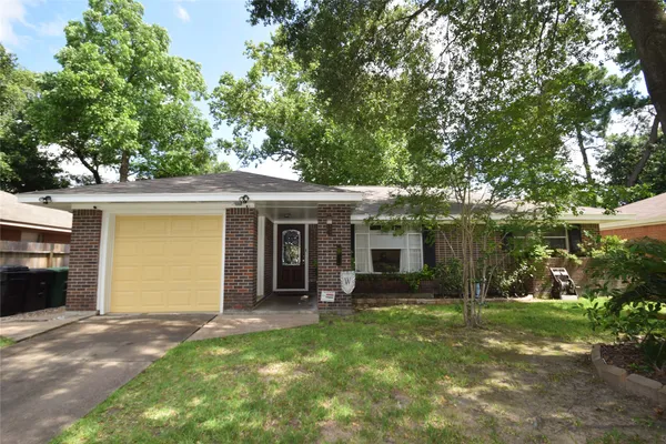 $1,975 | 1130 Stonecrest Drive, Houston, TX 77018