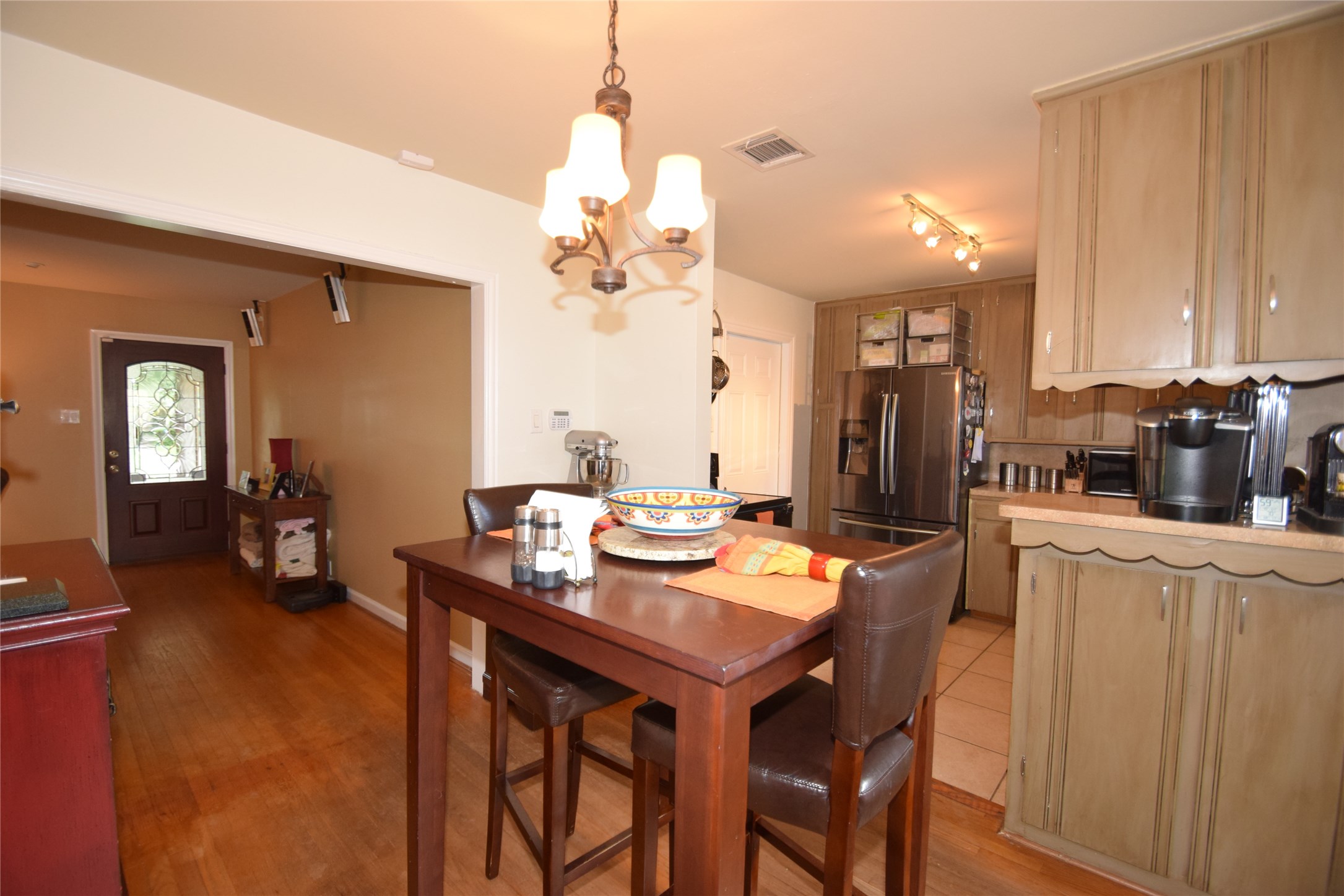 1130 Stonecrest Drive Houston, TX 77018 - Photo 13 of 28 Enjoy another breakfast room view.