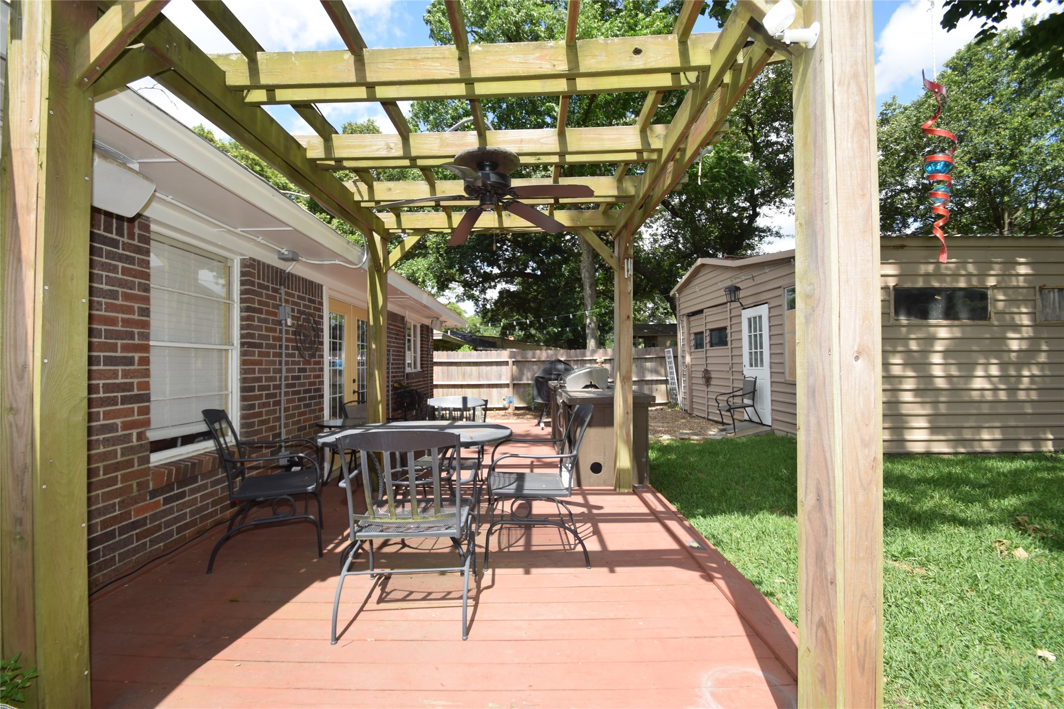 1130 Stonecrest Drive Houston, TX 77018 - Photo 24 of 28 Another patio area view.