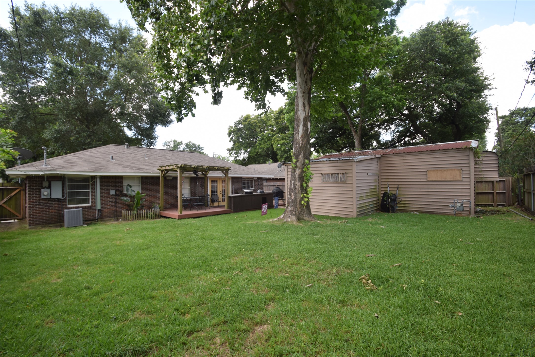 1130 Stonecrest Drive Houston, TX 77018 - Photo 26 of 28 Enjoy another back view of house from the fully fenced backyard.