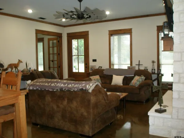 $1,300,000 | 13001 County Road 3300, Brownsboro, TX 75756