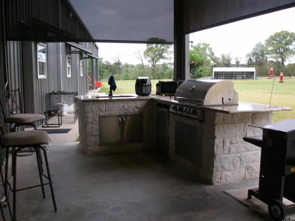 $1,300,000 | 13001 County Road 3300, Brownsboro, TX 75756