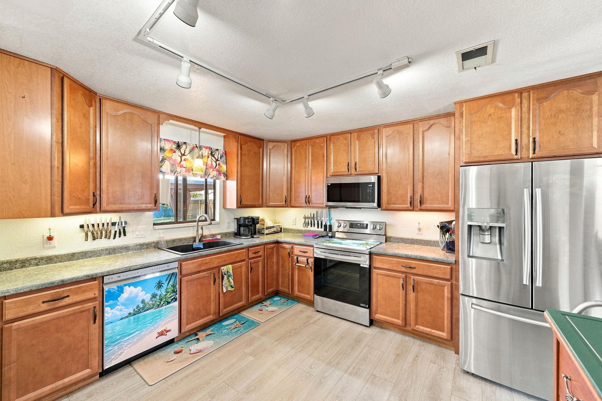 447 Doris Road Grand Junction, CO 81504 - Photo 9 of 25 Gallery Image 9