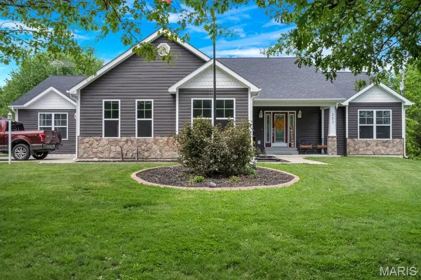 $430,000 | 207 East Foreman Street, Jonesburg, MO 63351
