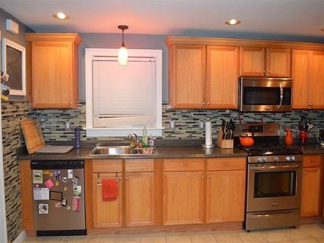 4 Troy Street Nashua, NH 03064 - Photo 8 of 21