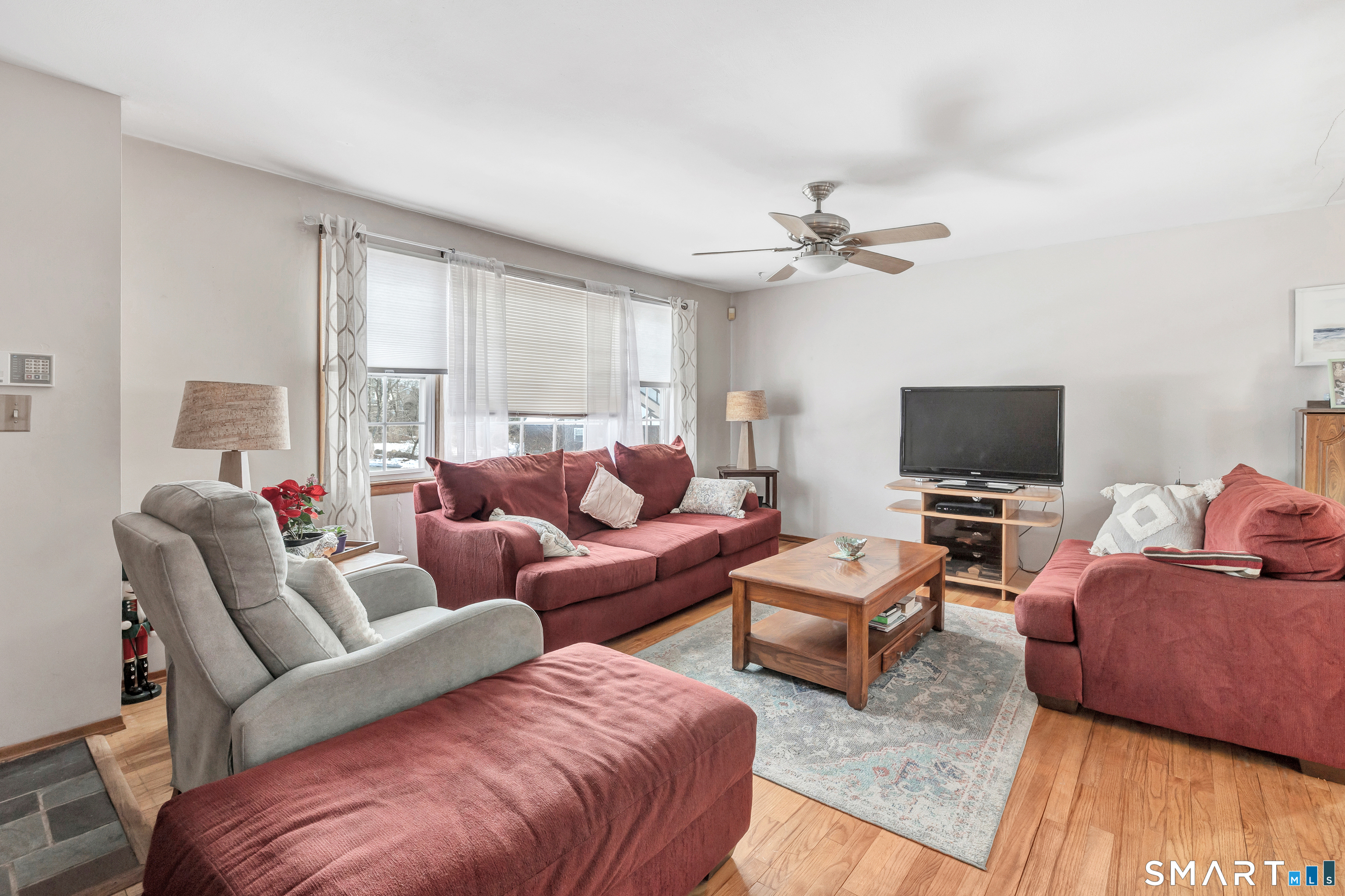 20 Fitzpatrick Road Ansonia, CT 06401 - Photo 3 of 31