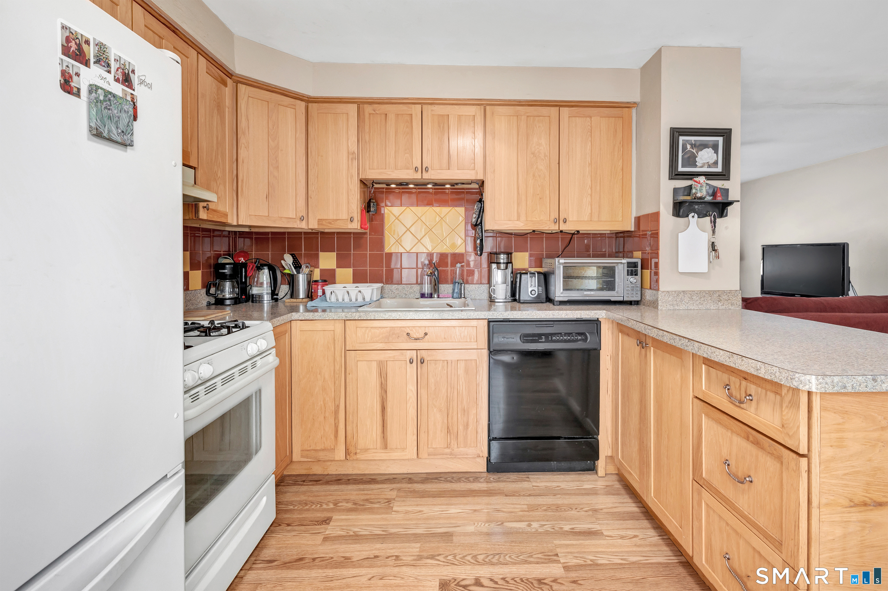 20 Fitzpatrick Road Ansonia, CT 06401 - Photo 10 of 31