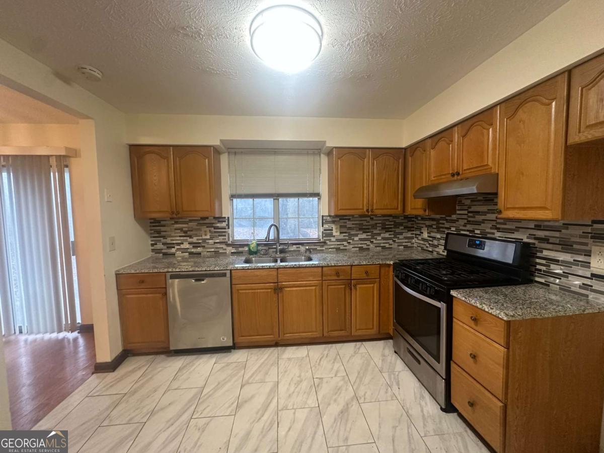 313 Ridge Trail Riverdale, GA 30274 - Photo 7 of 20