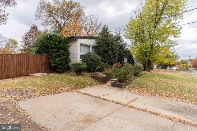 a view of backyard with green space