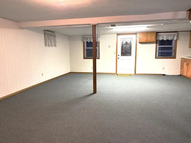 $1,950 | 724 6th Street North, Winsted, MN 55395