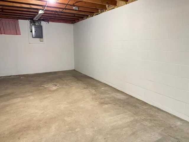 $1,950 | 724 6th Street North, Winsted, MN 55395