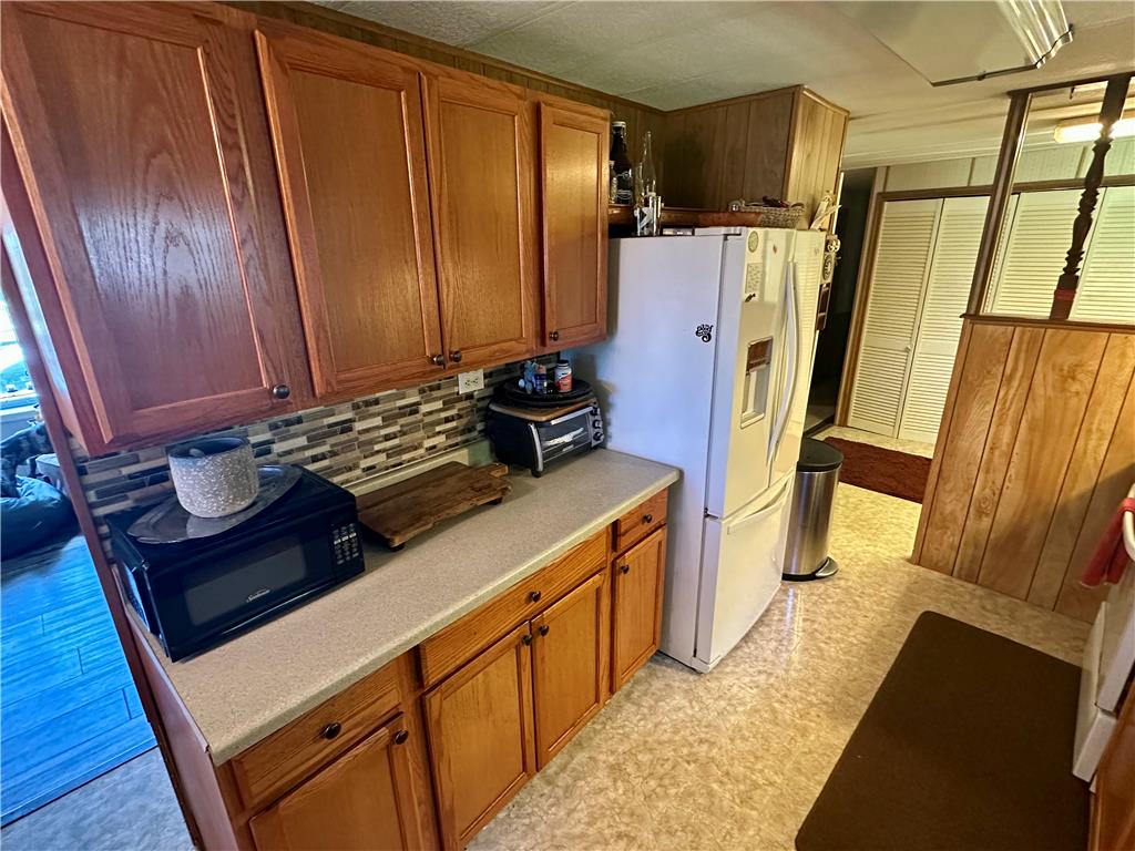 381 Red Oak Lane Bath, PA 18014 - Photo 10 of 27 Functional kitchen with ample cabinet space and modern appliances for everyday living.