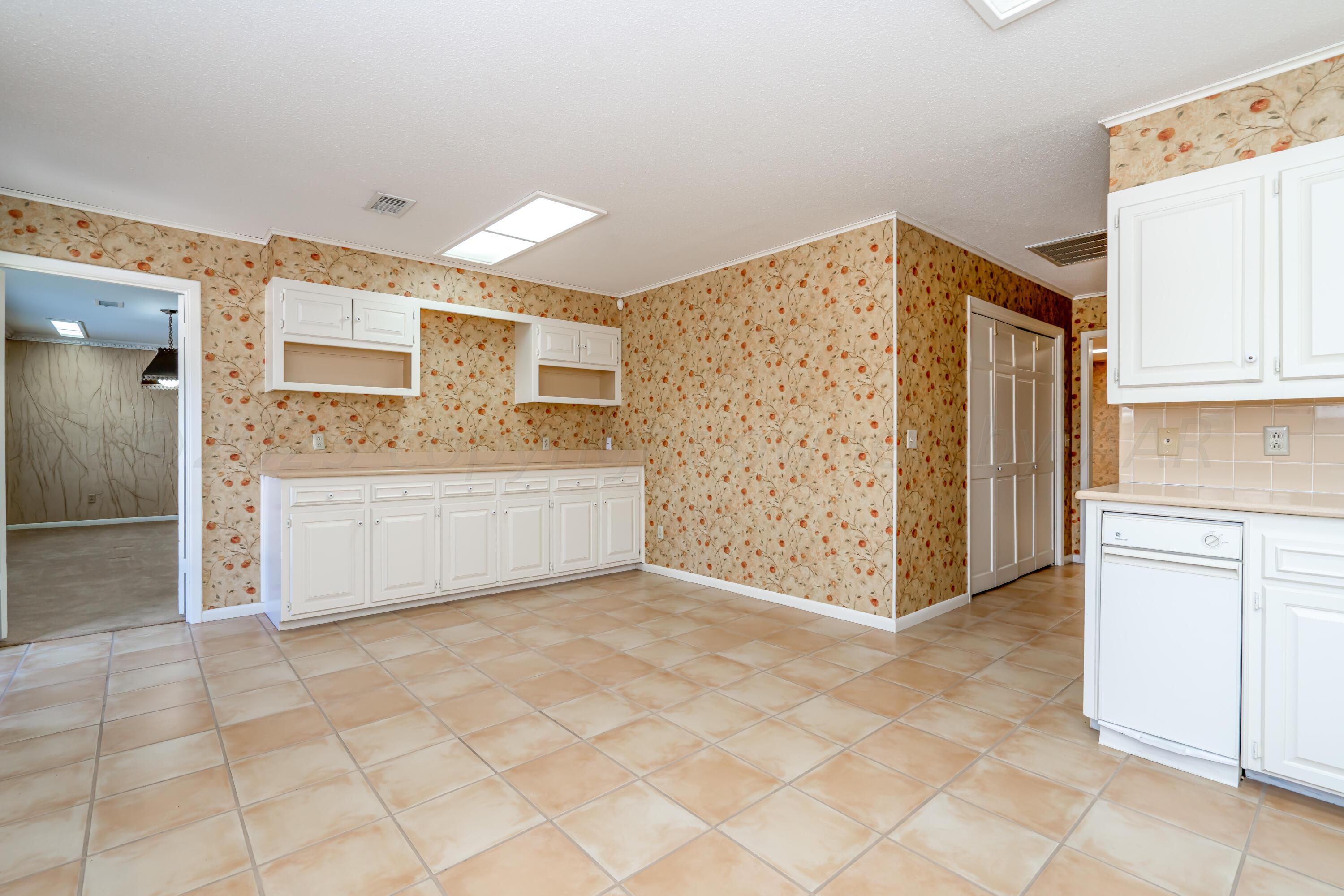 3416 Rutson Drive Amarillo, TX 79109 - Photo 21 of 43 3416 Rutson-12 KITCHEN