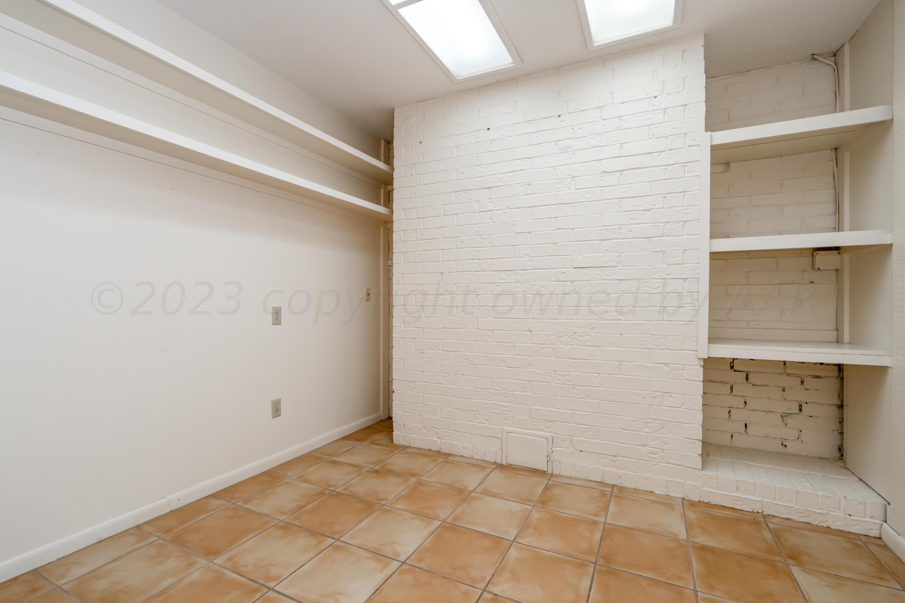 3416 Rutson Drive Amarillo, TX 79109 - Photo 22 of 43 3416 Rutson-13 PANTRY