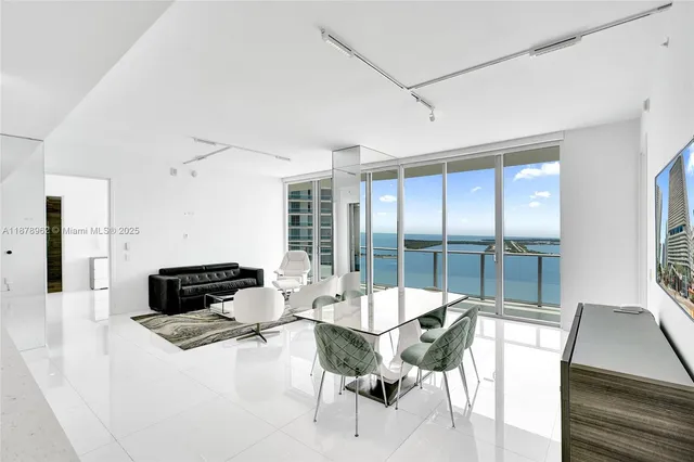 $8,500 | 1300 Brickell Bay Drive, Unit 3902, Miami, FL 33131
