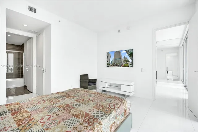 $8,500 | 1300 Brickell Bay Drive, Unit 3902, Miami, FL 33131