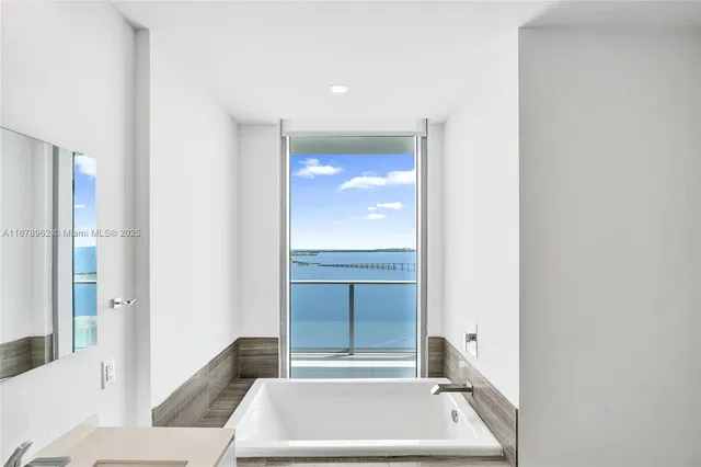 $8,500 | 1300 Brickell Bay Drive, Unit 3902, Miami, FL 33131