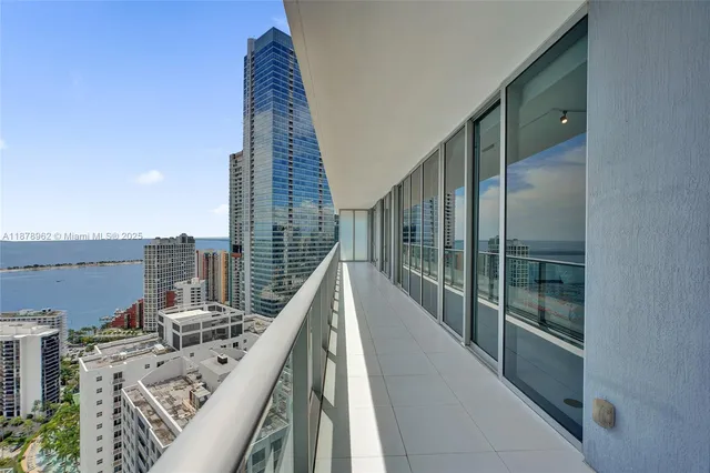 $8,500 | 1300 Brickell Bay Drive, Unit 3902, Miami, FL 33131