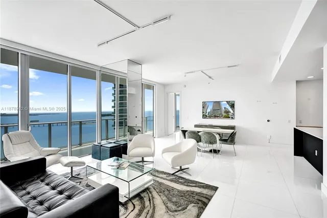 $8,500 | 1300 Brickell Bay Drive, Unit 3902, Miami, FL 33131
