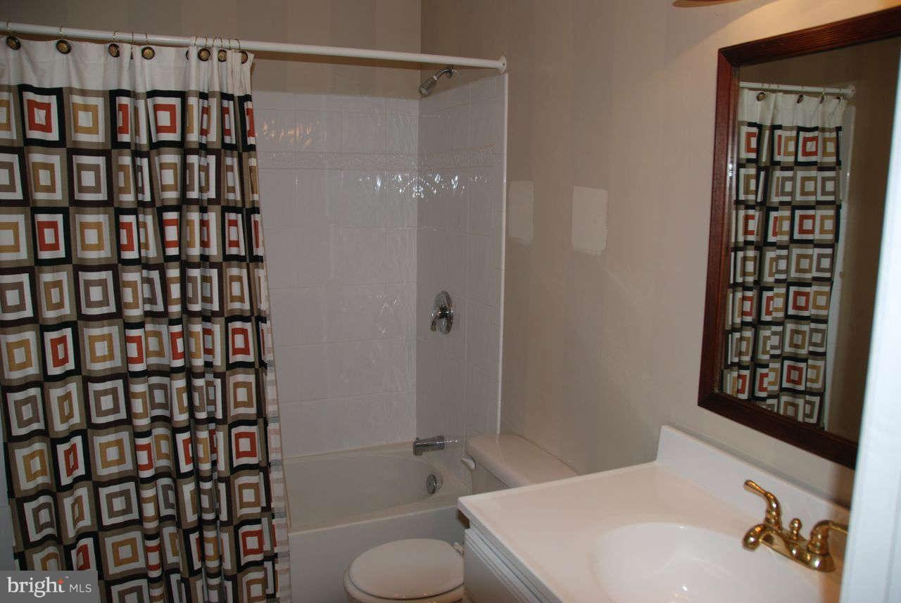 14249 Clubhouse Road Gainesville, VA 20155 - Photo 13 of 21 LOWER BATH