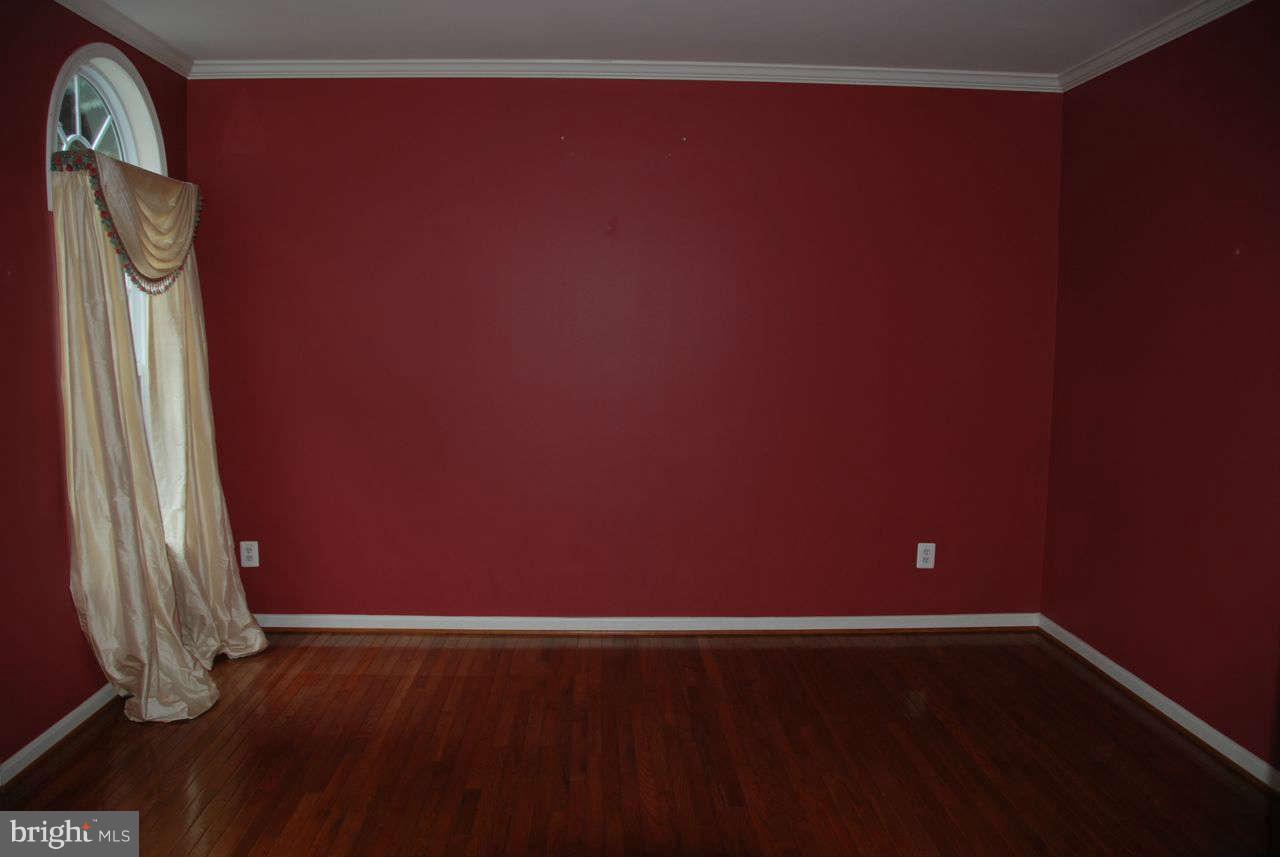 14249 Clubhouse Road Gainesville, VA 20155 - Photo 21 of 21 Living Room