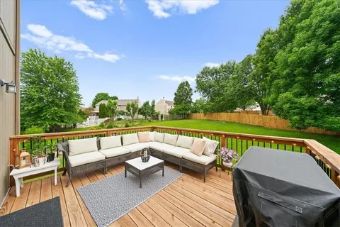 $405,000 | 9400 North Campbell Court, Kansas City, MO 64155