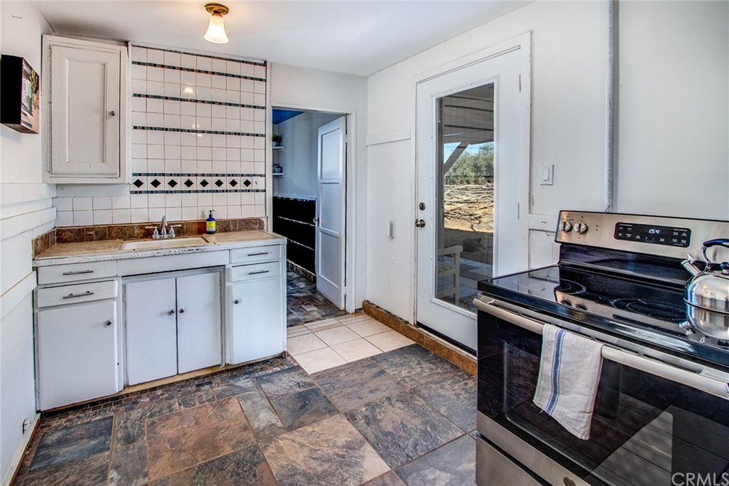 65123 Cobalt Road Joshua Tree, CA 92252 - Photo 16 of 33