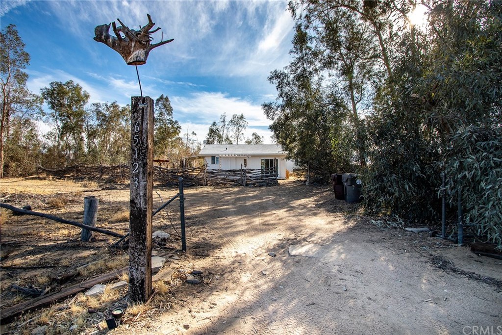 65123 Cobalt Road Joshua Tree, CA 92252 - Photo 3 of 33
