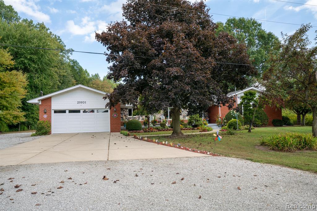 21601 Otter Road Belleville, MI 48111 - Photo 1 of 57 Gallery Image 1
