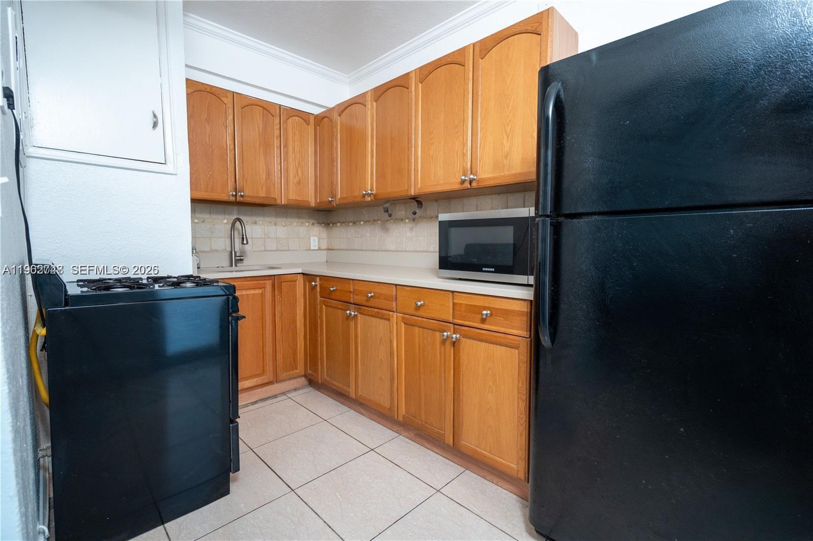 7435 Harding Avenue, Unit 204 Miami Beach, FL 33141 - Photo 5 of 14