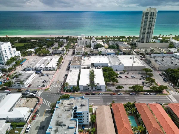 $1,750 | 7435 Harding Avenue, Unit 204, Miami Beach, FL 33141