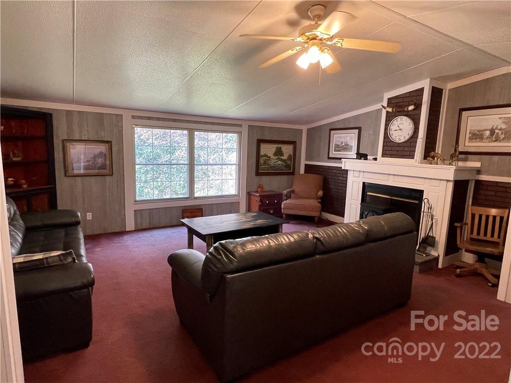 546 Battle Branch Road Franklin, NC 28734 - Photo 4 of 37 Gallery Image 4
