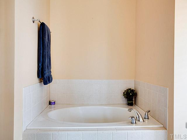 1171 Harp Street Raleigh, NC 27604 - Photo 19 of 25 Master Bath/Spa