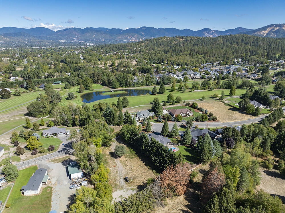 3453 New Hope Road Grants Pass, OR 97527 - Photo 16 of 22 16