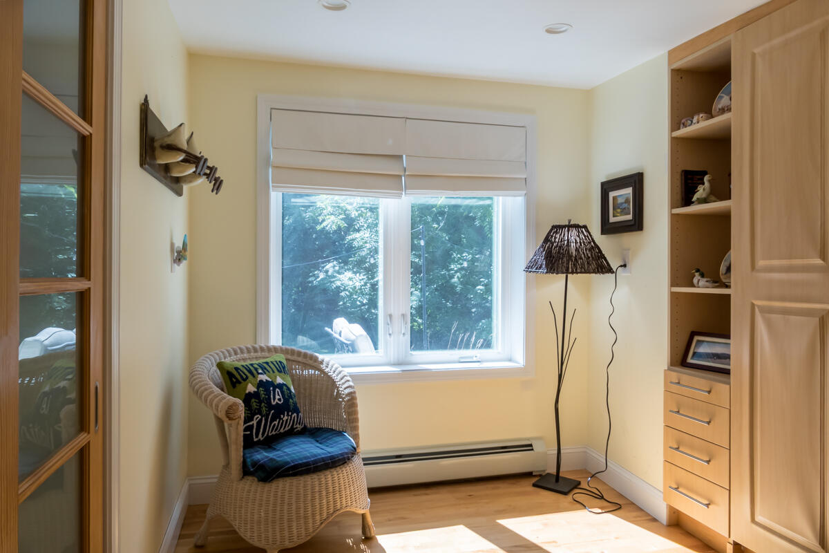 69 Beech Hill Road Freeport, ME 04032 - Photo 33 of 54 43-Office w-Murphy bed (1 of 3)