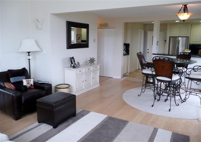 3375 Foothill Road, Unit 631 Carpinteria, CA 93013 - Photo 3 of 7 a living room with furniture