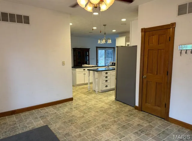 $445,000 | 2304 North 1st Street, Fayetteville, IL 62258