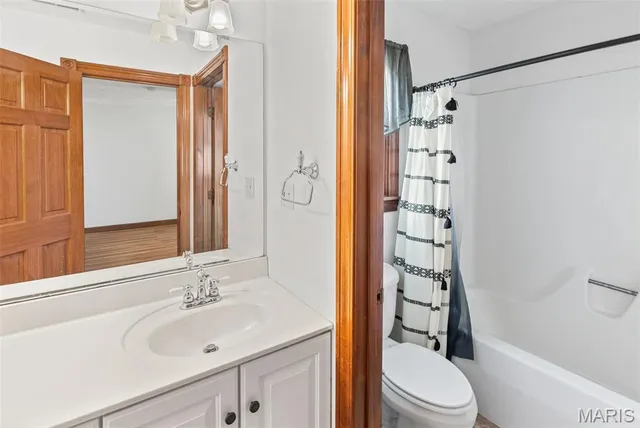 $445,000 | 2304 North 1st Street, Fayetteville, IL 62258