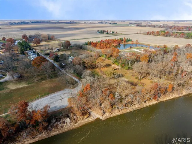 $445,000 | 2304 North 1st Street, Fayetteville, IL 62258