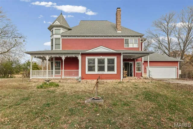 $445,000 | 2304 North 1st Street, Fayetteville, IL 62258