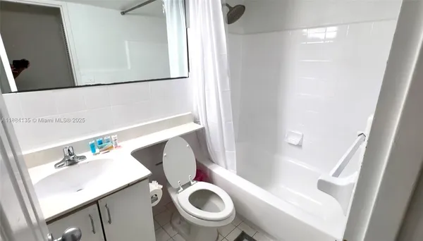 $2,850 | 1500 Bay Road, Unit 450S, Miami Beach, FL 33139