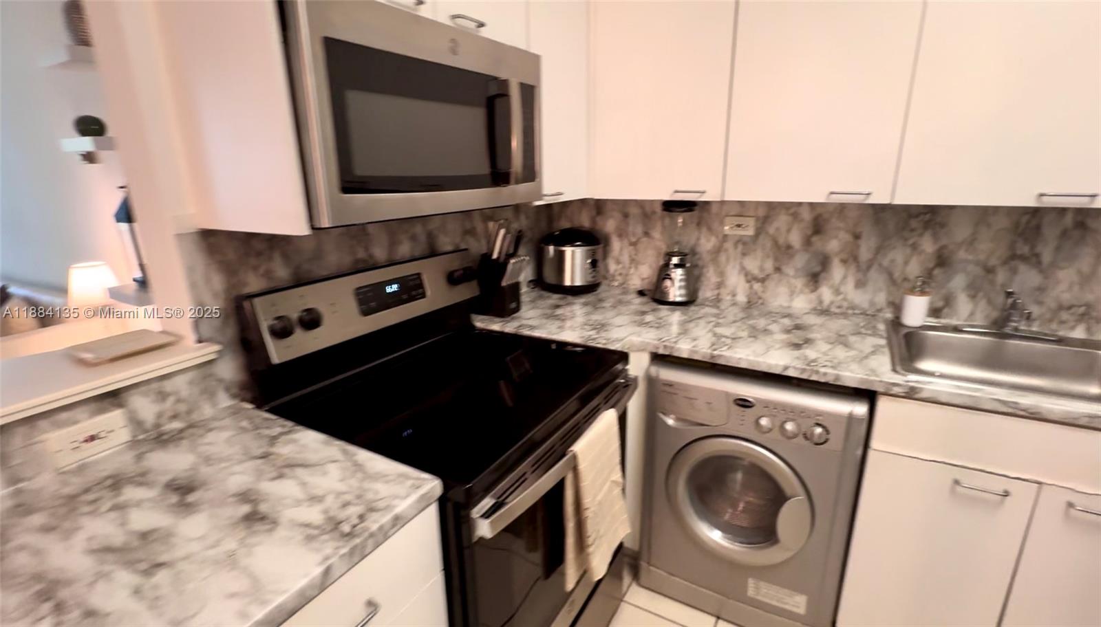 1500 Bay Road, Unit 450S Miami Beach, FL 33139 - Photo 10 of 36