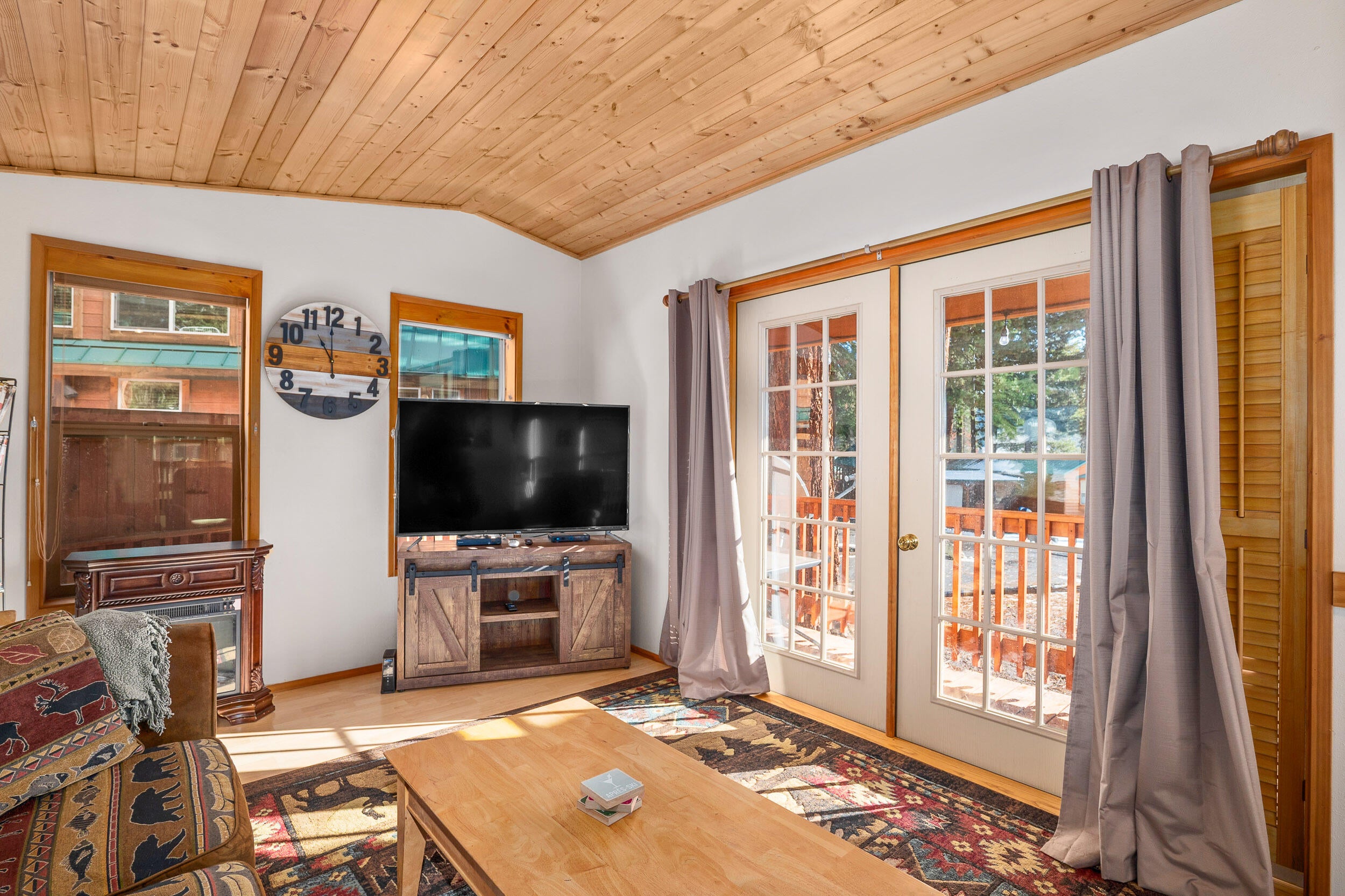 7900 Hyatt Prairie Road, Unit 14 Ashland, OR 97520 - Photo 13 of 37 7900HyattPrairieRd14-016