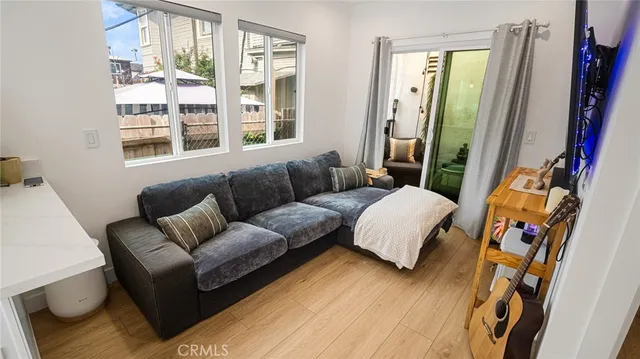 $1,379,000 | 237 West 6th Street, Long Beach, CA 90802