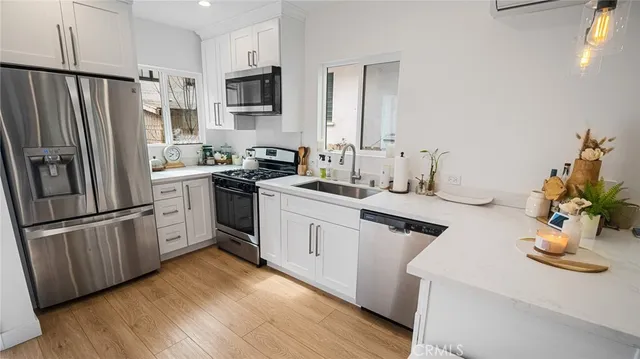 $1,379,000 | 237 West 6th Street, Long Beach, CA 90802