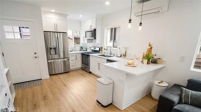 $1,379,000 | 237 West 6th Street, Long Beach, CA 90802